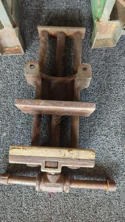 EARLY STYLE THE COLUMBIAN VISE AND MFG CO. COLUMBIAN CD WOOD VISE MEASURES APPROXIMATELY 7 IN X 19