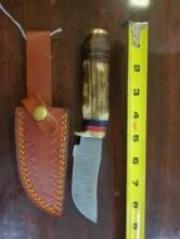 HANDMADE DAMASCUS STEEL PERSIAN BLADE KNIFE WITH MULTI COLORED HORN HANDLE. BLADE MEASURES 4". COMES