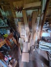 (SHED2) LOT OF ASSORTED LUMBER TO INCLUDE VARIOUS DIFFERENT CUTS.