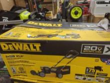 DEWALT 20V MAX 21 in. Battery Powered Self Propelled Lawn Mower with Mulching Bag BATTERY AND