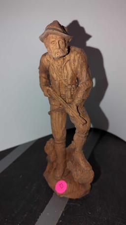 (LR) 9 1/2"H WOOD CARVED FIGURINE