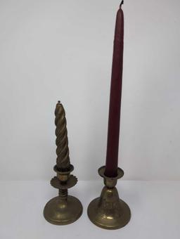 (FOYER) LOT OF (3) BRASS ITEMS TO INCLUDE A BUD VASE WITH SCALLOPED EDGING AND ETCHED FLORAL
