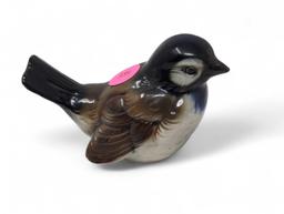 (LR) VINTAGE GOEBEL CV73 SPARROW BIRD FIGURINE. MARKED ON THE BOTTOM. IT MEASURES APPROX. 4"L X