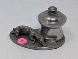 (FOYER) VINTAGE PEWTER FOX INKWELL PAPERWEIGHT. MARKED UNDER THE FELT "BT". IT MEASURES APPROX.