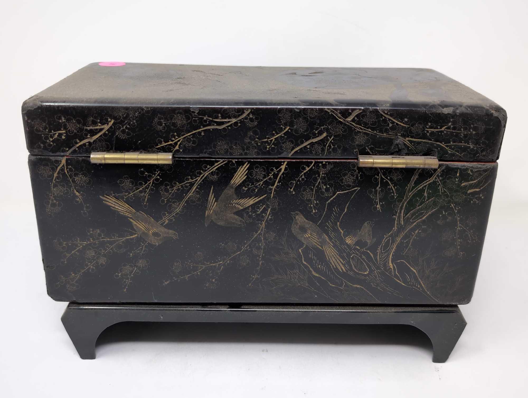 (FOYER) ANTIQUE JAPANESE BLACK LACQUERED STORAGE BOX WITH GOLD BIRD/TREE DETAILS & RED PAINTED