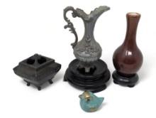 (FOYER) 6 PC. MINIATURE LOT TO INCLUDE (2) BLACK GLASS/CERAMIC PLATFORM DISPLAY STANDS 3-1/4" &