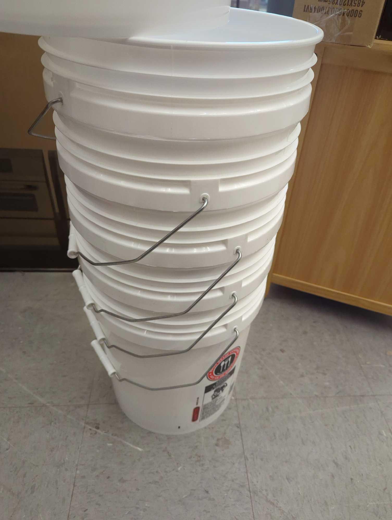 Lot of 6 Leaktite 5 gal. 70mil Food Safe Bucket White, Appears to be New Retail Price Value $7 Per