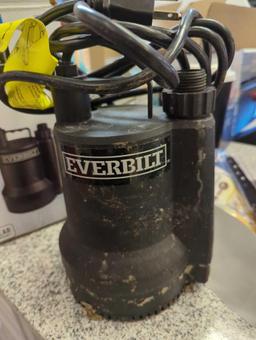 Everbilt 1/6 HP Plastic Submersible Utility Pump, OPEN BOX, UNIT APPEARS HEAVILY USED, MSRP 109.00