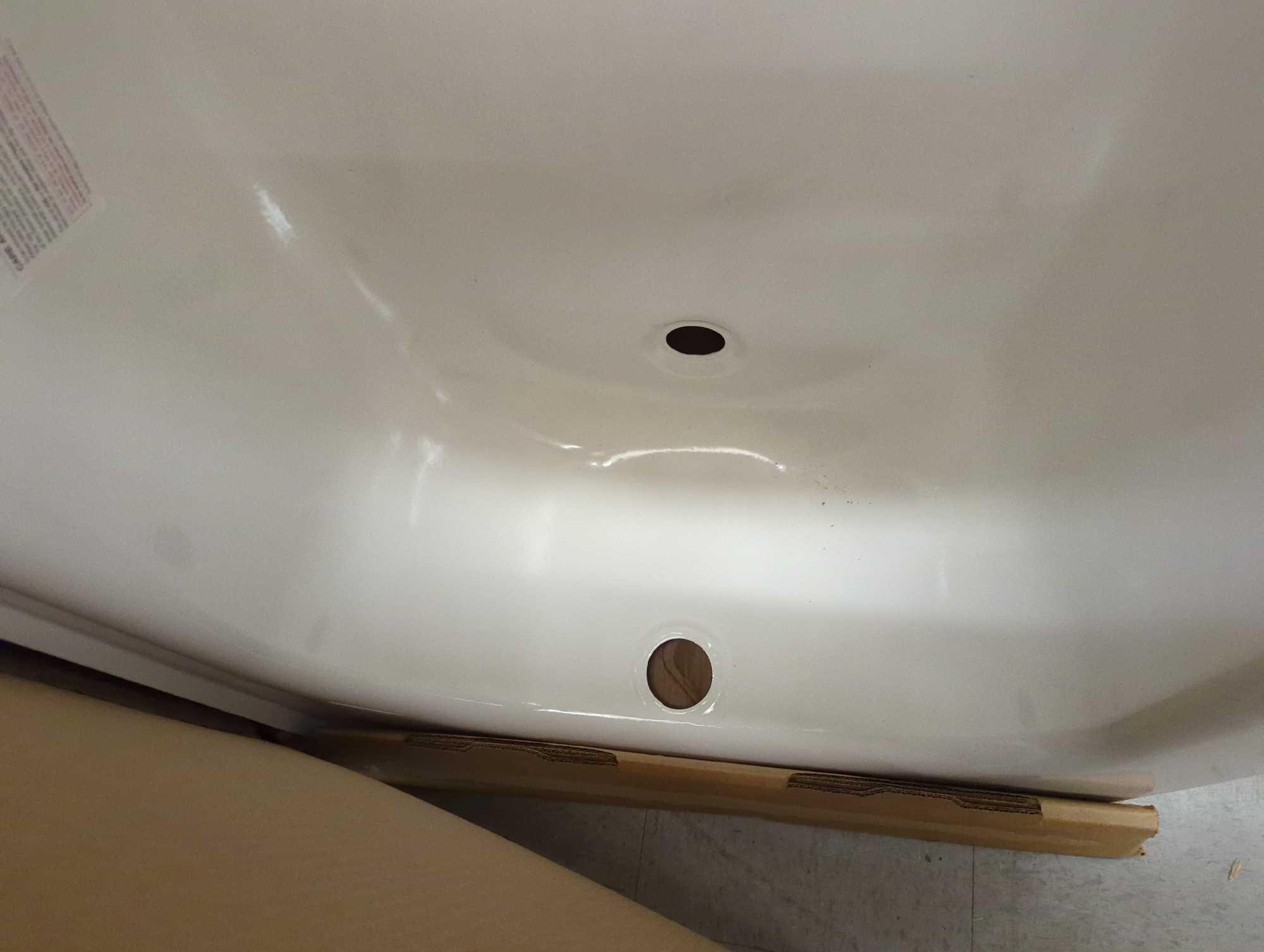 Bootz Industries Kona 54 in. x 30 in. Soaking Bathtub with Right Drain in White, Appears to be New