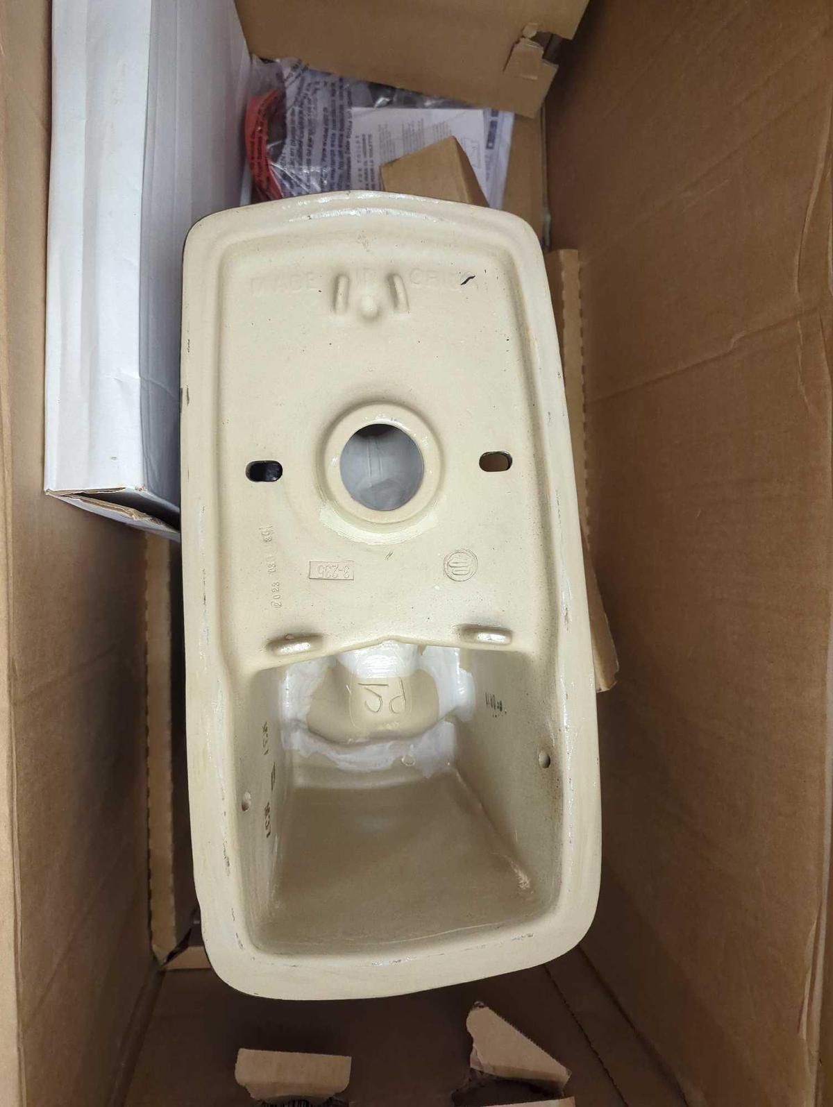 Missing Tank, Glacier Bay 2-piece 1.0 GPF/1.28 GPF High Efficiency Dual Flush Elongated Toilet in