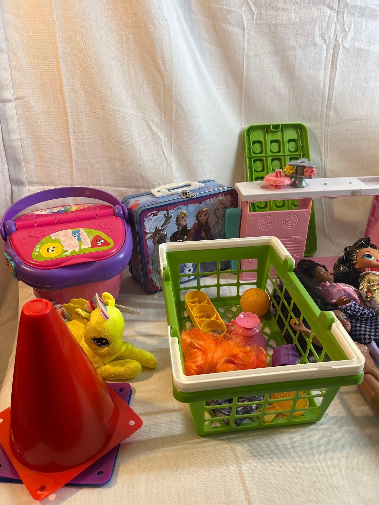 Large toy lot including a large JoJo...Siwa toy box. Doll head, Frozen metal lunch box, plush My