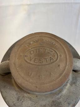 Dietz Vesta New York Lantern. Body is 10", with handle is 15" tall....