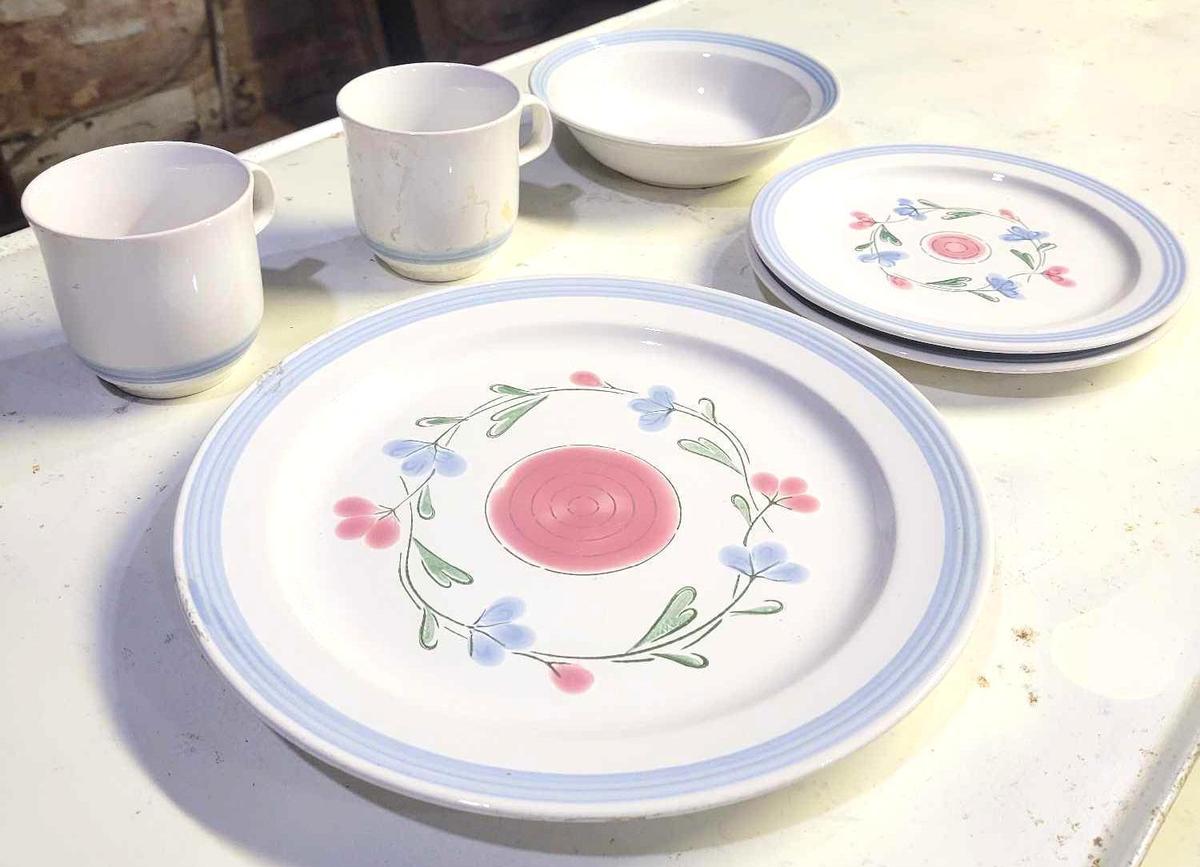 International Table Dinner Set $5 STS