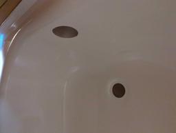 Bootz Industries Aloha 60 in. x 30 in. Soaking Bathtub with Right Drain in White, Appears to be New