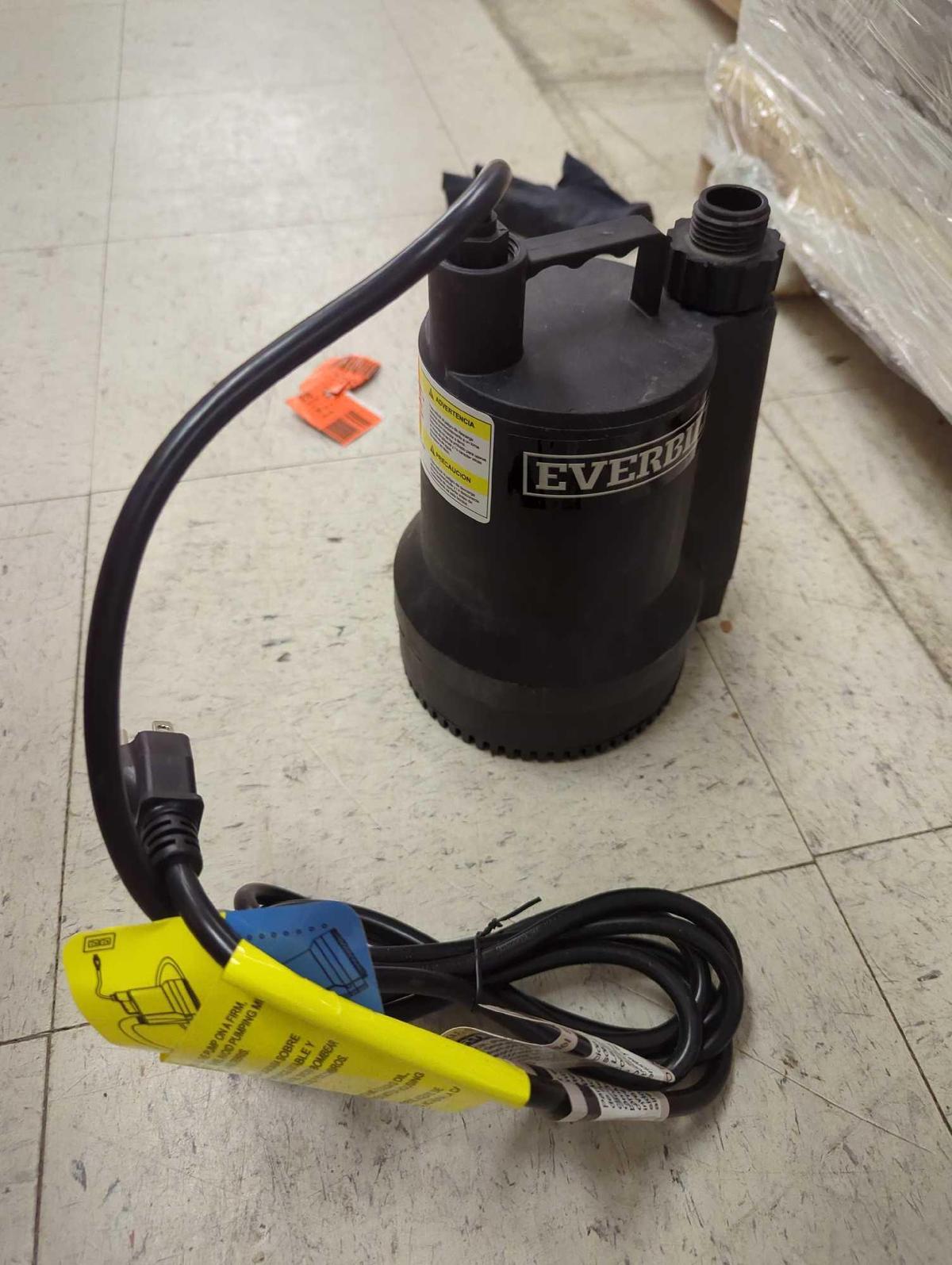 Everbilt 1/6 HP Plastic Submersible Utility Pump, Appears to be New Retail Price Value $109, Sold