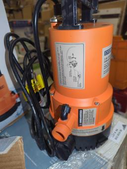 Everbilt 1/4 HP 2-in-1 Submersible Utility and Transfer Pump, Retail Price $145, Appears to be Used,