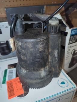 Everbilt 1/6 HP Plastic Submersible Utility Pump, Retail Price $109, Appears to be Used, What You