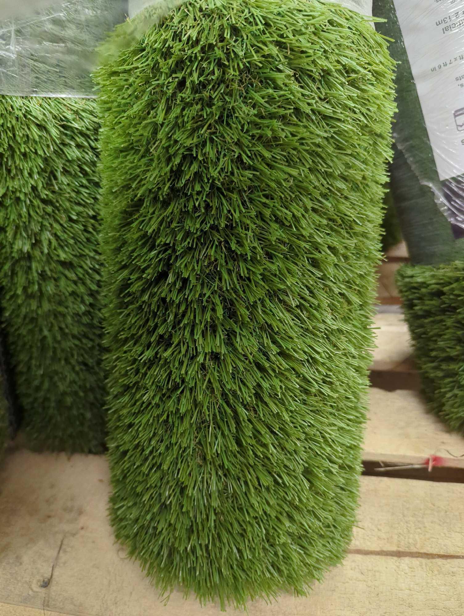 (1Roll) TrafficMaster 5 ft. x 7.5 ft. Lt. Green Artificial Grass Rug, Appears to be New in Factory