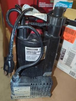 Everbilt 1/3 HP Automatic Utility Pump, Retail Price $156, Appears to be Used, What You See in the