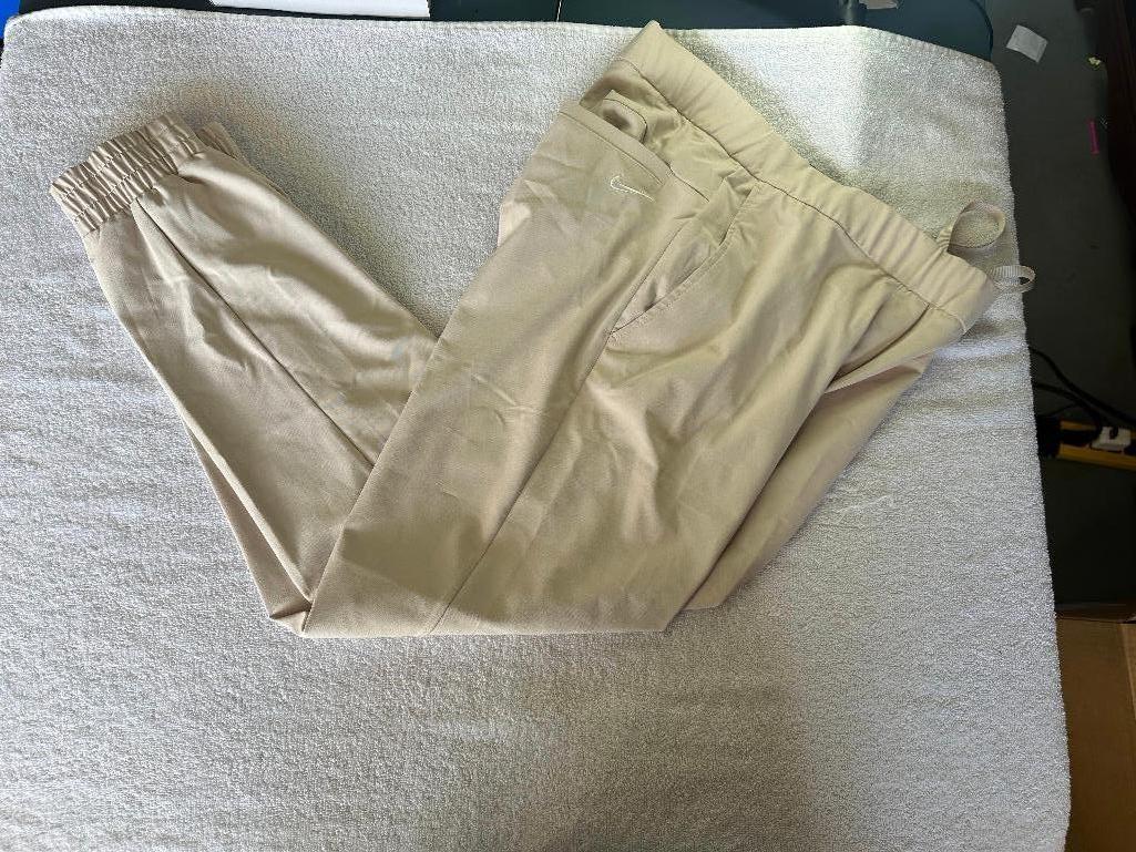 Womans NIKE GOLF Pants Size Small- Retail $100