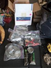 (LR) BOX LOT TO INCLUDE MISC. MINIATURE DOLL KITCHEN ITEMS.