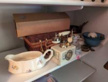 (BR2) LARGE LOT OF MISC. TO INCLUDE A CROOKSVILLE FLORAL DETAILED GRAVY BOAT, A VINTAGE ROTARY