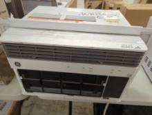 GE (Damaged) 8,000 BTU 115V Window Air Conditioner Cools 350 Sq. Ft. with SMART technology, ENERGY