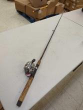 Quantum 7' tour edition, light popping. Line 6-14 lb Lure 1/4-1/2 oz Comes as a shown in photos.