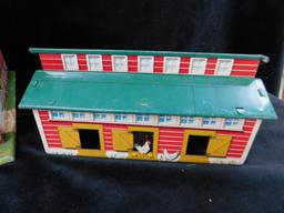 Marx Tin Litho Barn and Chicken Coop