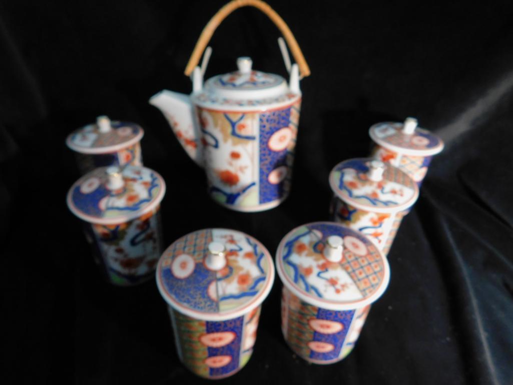 Chinese Tea or Broth Set Pot with 6 Lidded Cups