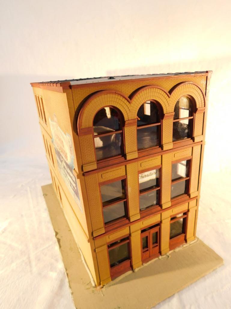 Ameritown 3 Story Hardware Store with Lights "O" Gauge Used
