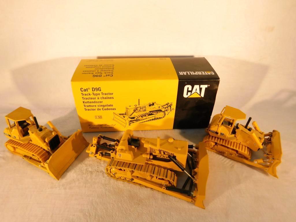 Cat D9G Track Type Tractor In Box 1:50 Scale - 2 John Deere 850c grader 1:50 scale