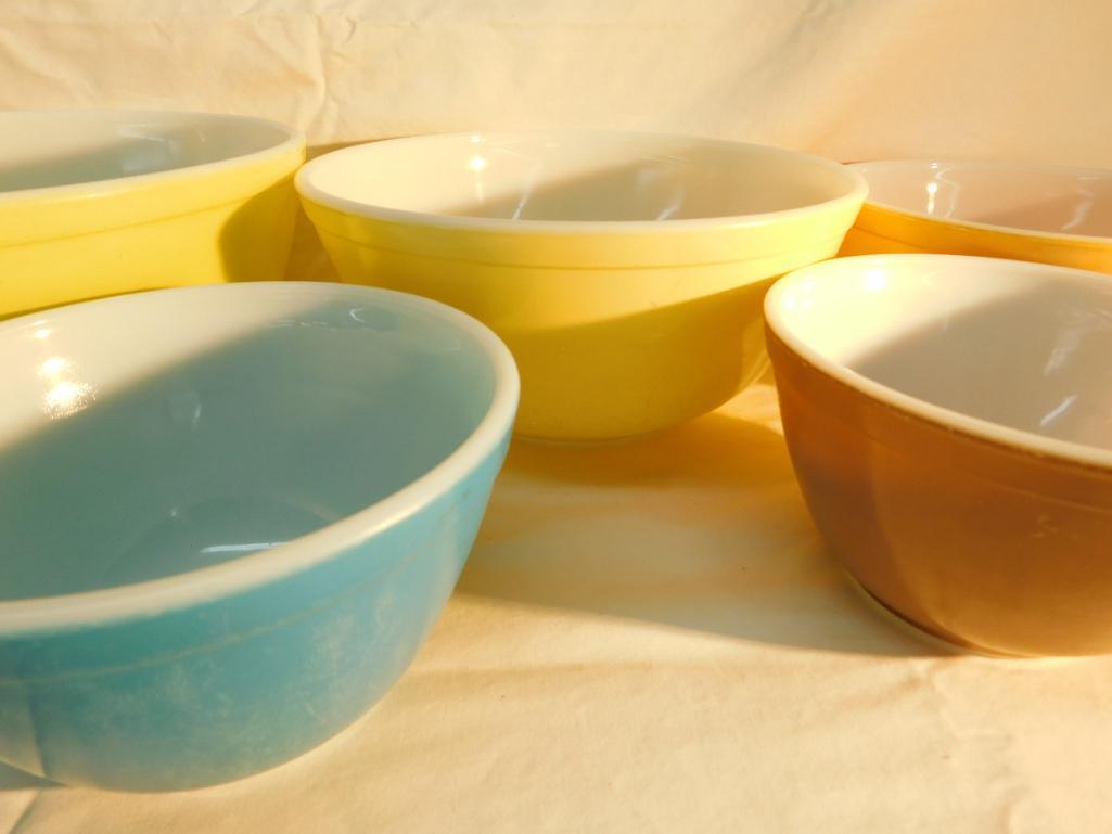 Lot of 5 Pyrex Mixing Bowls