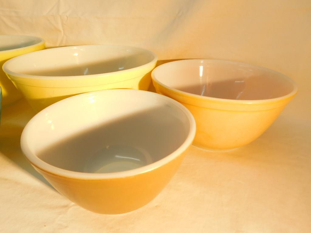 Lot of 5 Pyrex Mixing Bowls