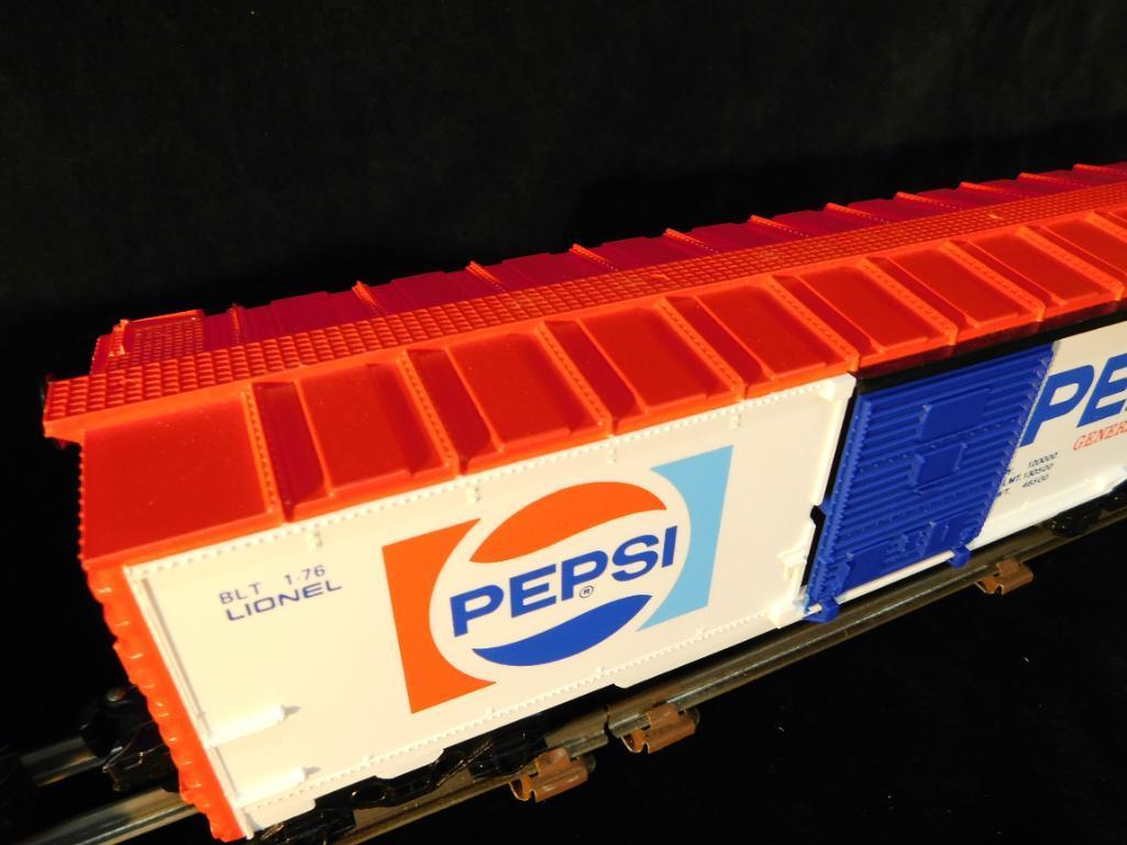 Lionel #6-16418 and 6-7800 Chicago and North Western Boxcar and Pepsi Boxcar 2 Pieces
