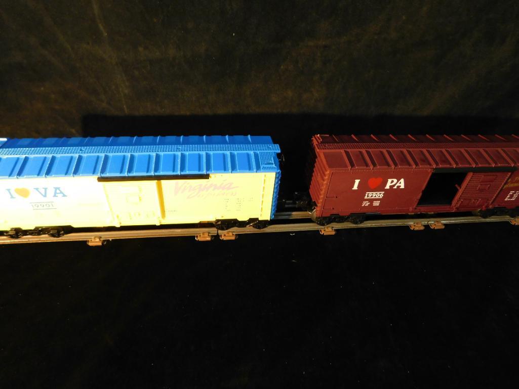 Lionel #6-19906 and 6-19901 "I Love Penn." and "I Love Virginia" Boxcars 2 Pieces