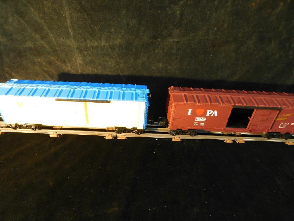 Lionel #6-19906 and 6-19901 "I Love Penn." and "I Love Virginia" Boxcars 2 Pieces