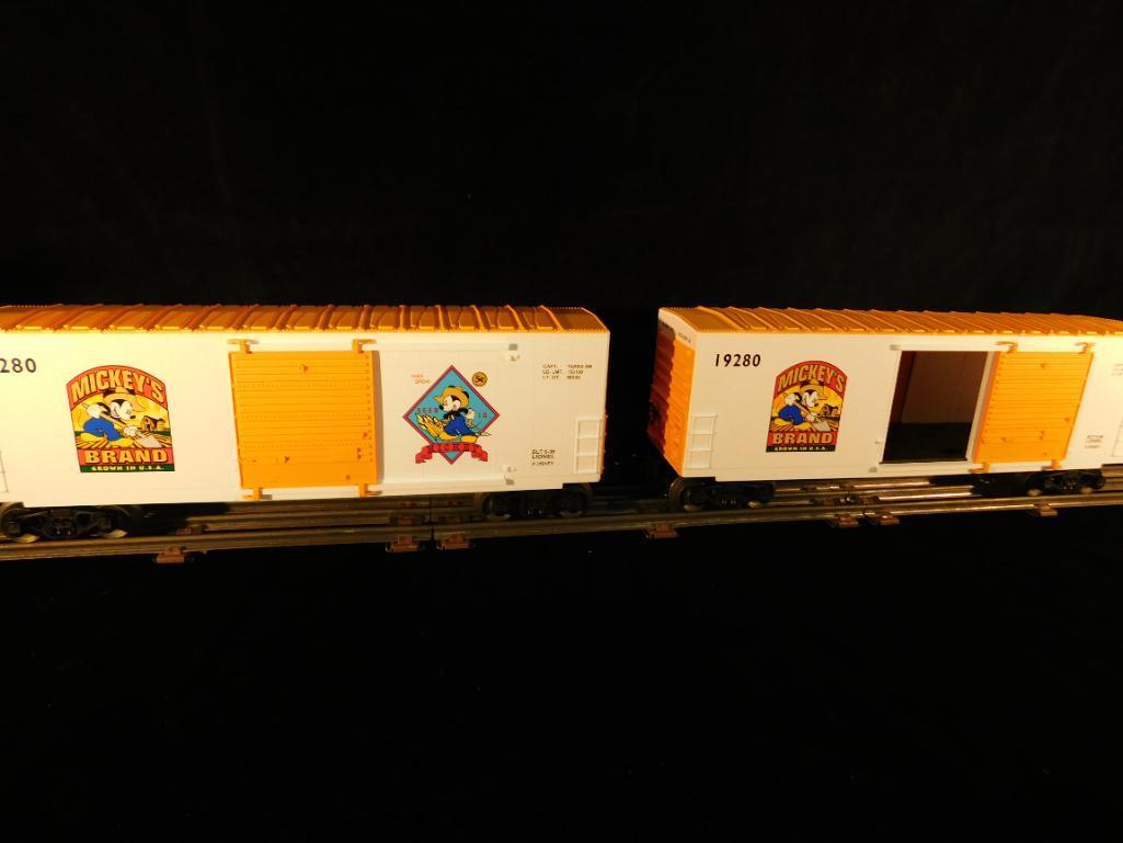 Lionel #6-19280 Mickeys Wheat Hi-Cube Boxcar - 2 Pieces