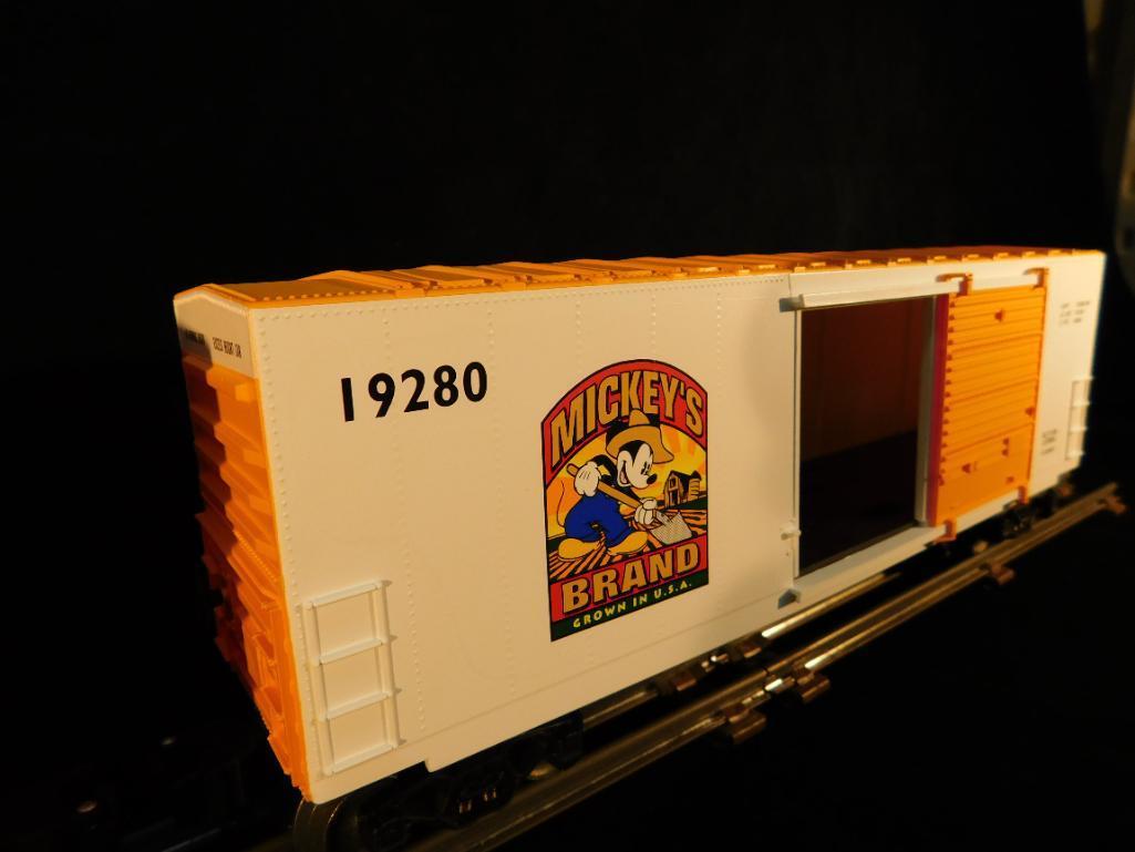 Lionel #6-19280 Mickeys Wheat Hi-Cube Boxcar - 2 Pieces