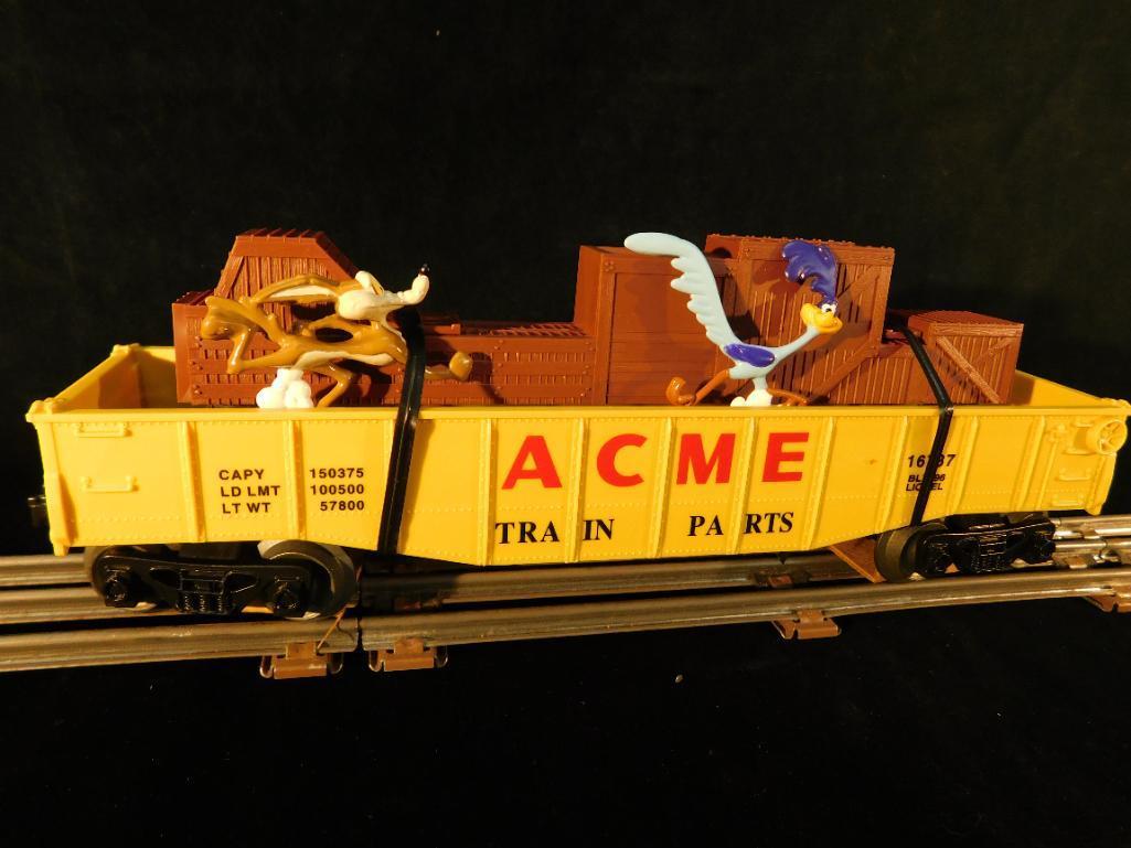 Lionel #6-16737 Road Runner and Wile E. Coyote Animated Gondola