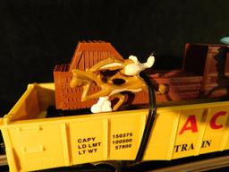 Lionel #6-16737 Road Runner and Wile E. Coyote Animated Gondola