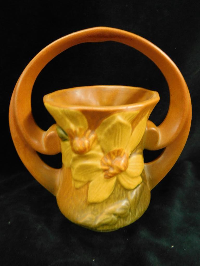 Roseville Pottery - Basket - Clematis Pattern - 387-7