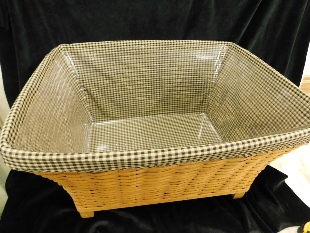 Longaberger Basket - Footed Open Large Basket with Liner - 14" x 26.5" x 21"