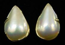 14K Yellow Gold - Earrings - Mother of Pearl - Pierced - 8.11 Grams TW