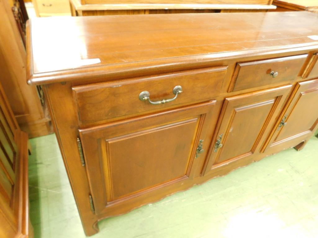 Hickory White Server / Buffet - 3 Drawer - 3 Door