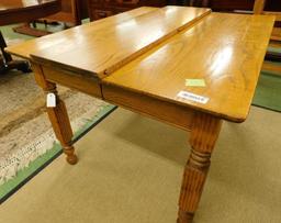 Oak Kitchen Table with 1 Leaf