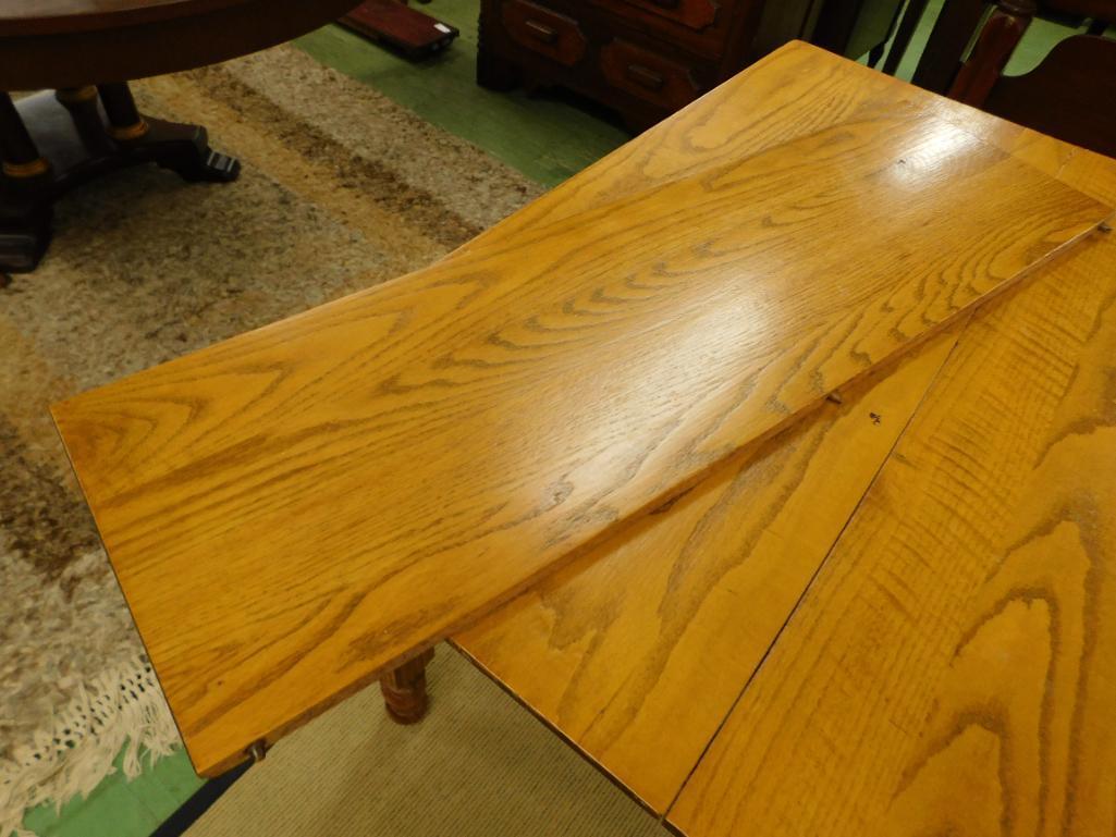 Oak Kitchen Table with 1 Leaf