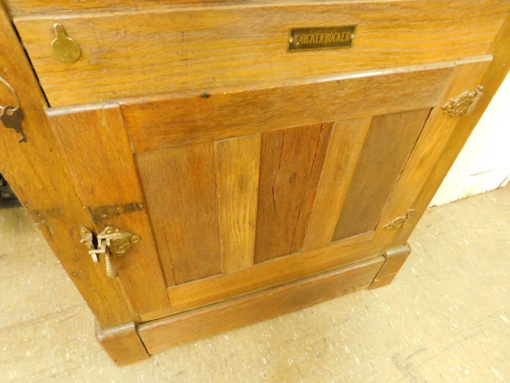 Knickerbocker Oak Ice Box