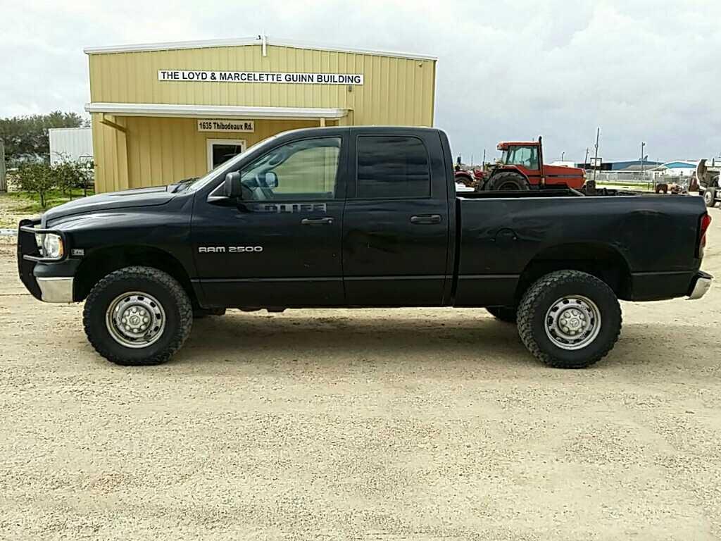 2005 Dodge Ram 2500 4X4 Heavy Duty 4-Door