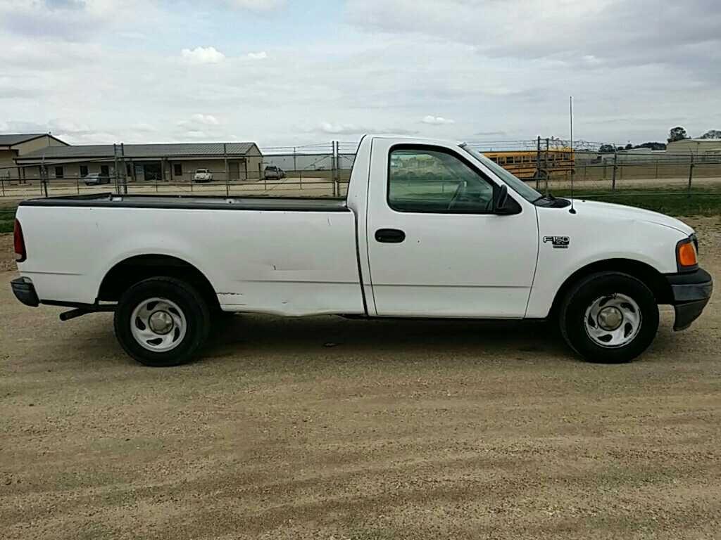 2004 Ford F150 XL Pickup Truck